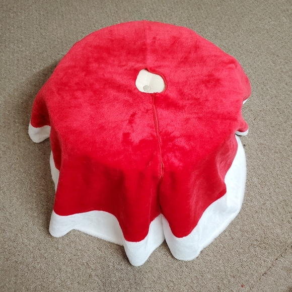 Red & White Furry Tree Skirt - Picture 4 of 8